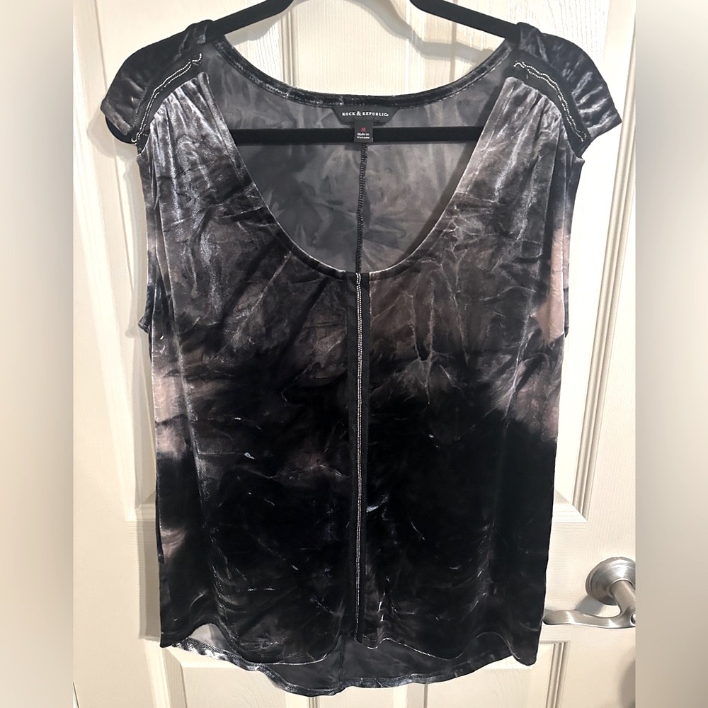 Rock & Republic Metallic Tie Dye Velvet Short Sleeve Top, Black & Gray, Sz Med